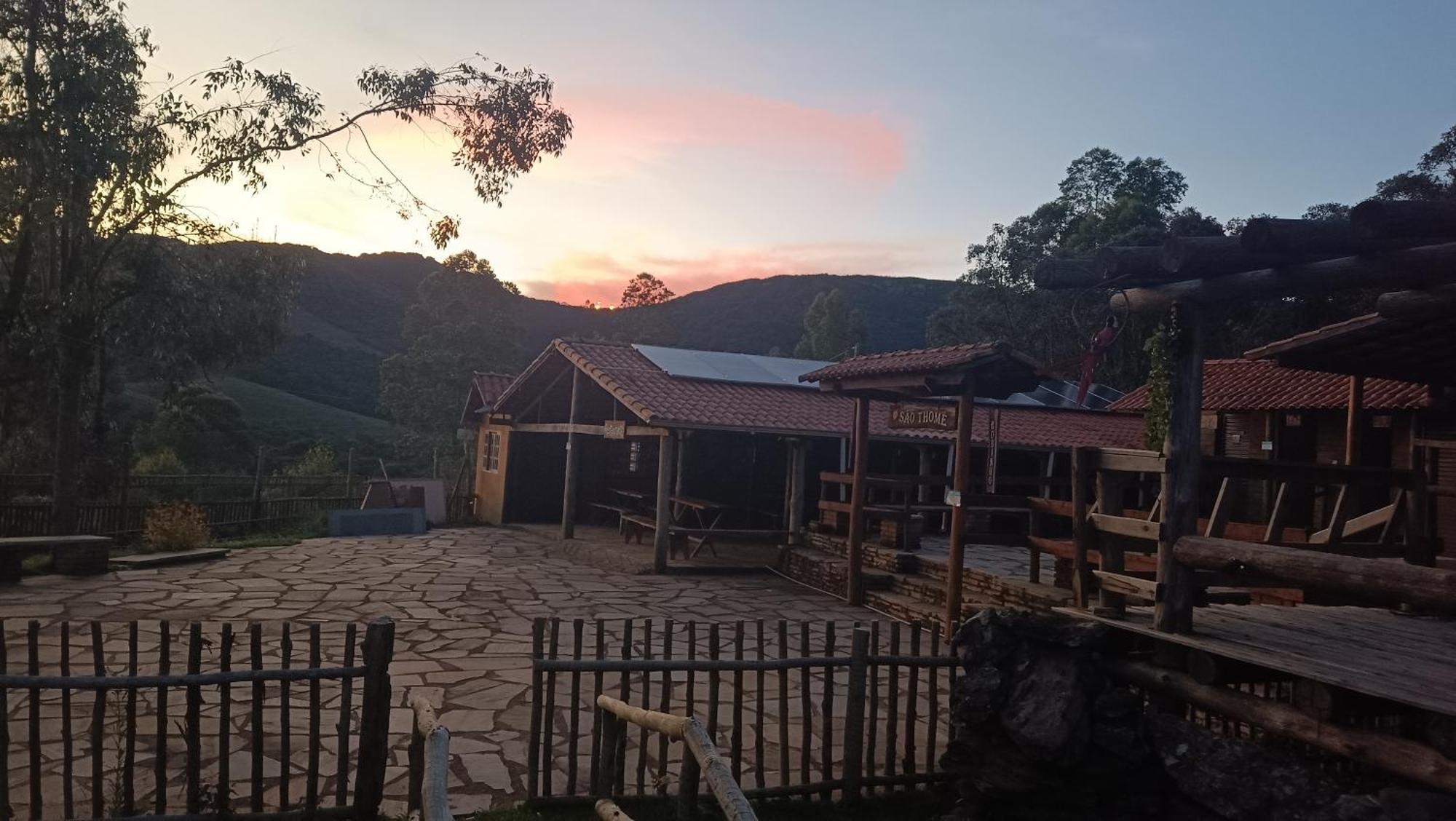 Chales E Camping Do Robinho 1 São Tomé das Letras Dış mekan fotoğraf